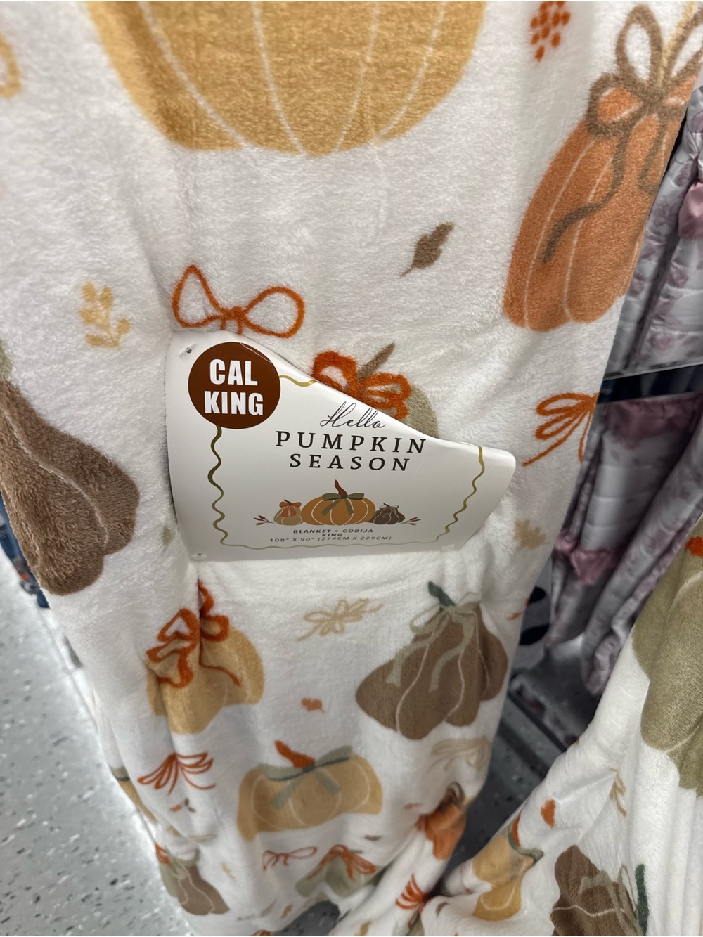 Hello Pumpkin Season Plush Throw Blanket - White with Pumpkin Print cal king